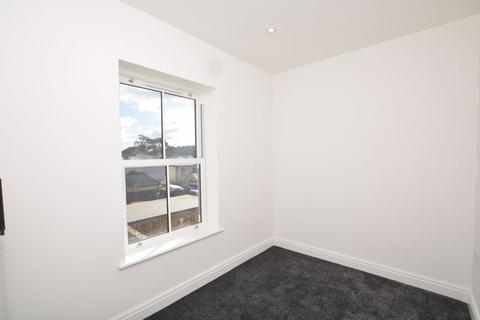 2 bedroom apartment to rent, Station Road, High Wycombe