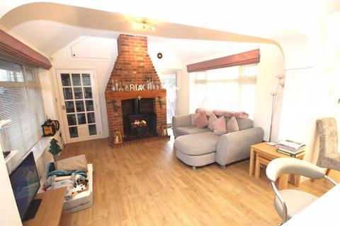 3 bedroom property to rent, Longwick