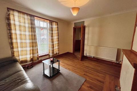 3 bedroom semi-detached house for sale, Williton Road, Luton