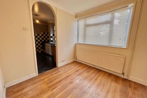 3 bedroom semi-detached house for sale, Williton Road, Luton