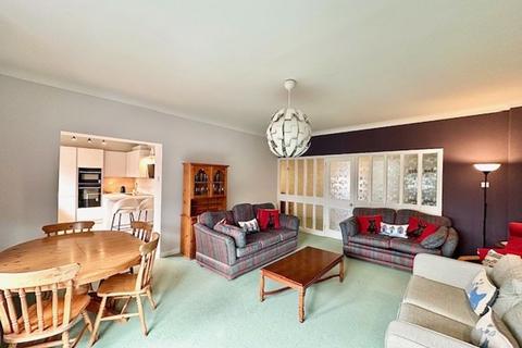 3 bedroom apartment for sale, Savoy Park, Ayr