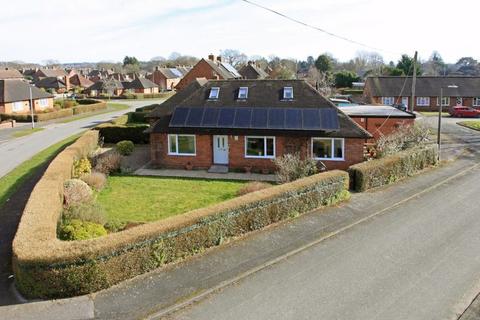 3 bedroom bungalow for sale, 38 Greenfields Crescent, Shifnal. TF11 8EE