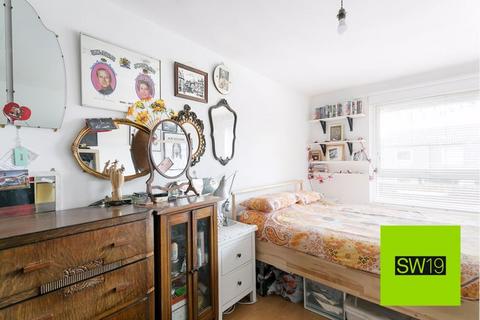 25 Flanders Crescent, London, SW17 9JA