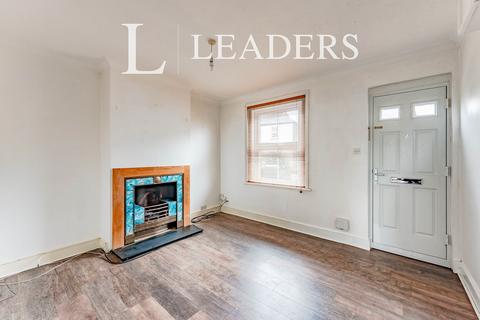 3 bedroom terraced house to rent, Hazelwick Road, Three Bridges