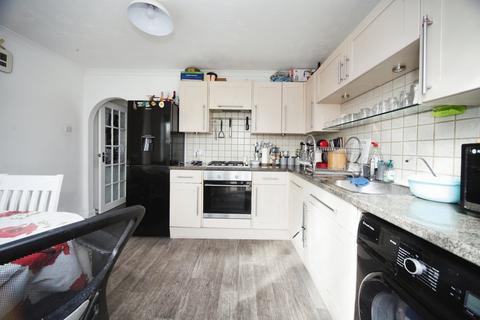 2 bedroom terraced house to rent, Luton LU3