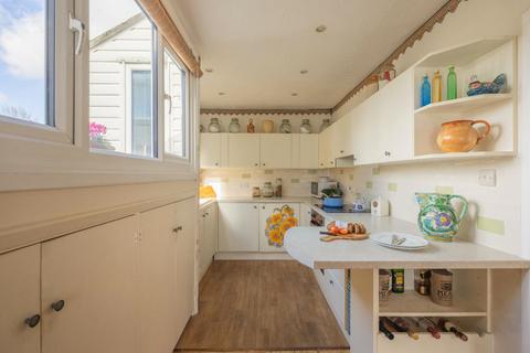 4 bedroom cottage for sale, South Street, Eastbourne