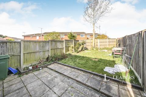 3 bedroom semi-detached house to rent, Spacious & Bright 3-Bedroom House with Private Driveway – LU1