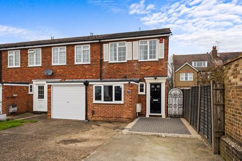 3 bedroom end of terrace house for sale, Lyndhurst Way, Sutton