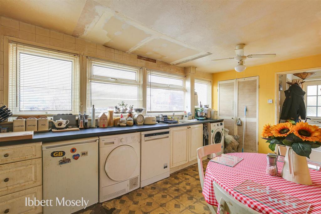 6 Kitchen Breakfast.jpg