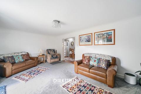 13 Blacksmiths Lane, Rainham, RM13 7AD