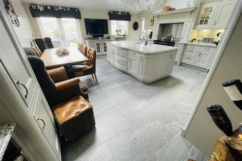 4 bedroom character property for sale, Birmingham Road, Ansley Village