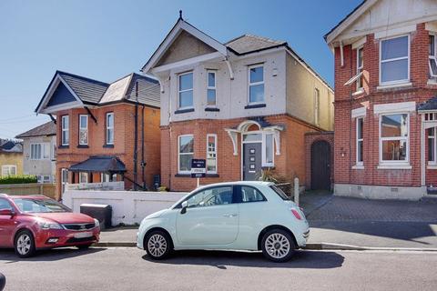 4 bedroom house for sale, Spacious Four-Bedroom Detached Home with Landscaped Garden in Prime Charminster Location