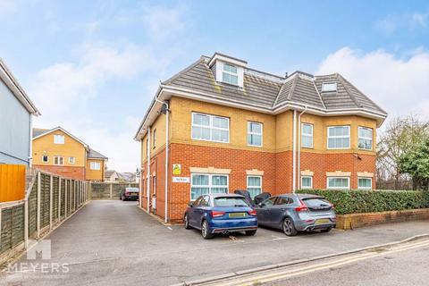 2 bedroom apartment to rent, Avon Close, Bournemouth, BH8