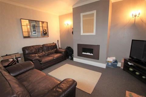 3 bedroom terraced house to rent, Wateringpool Lane, Lostock Hall, Preston