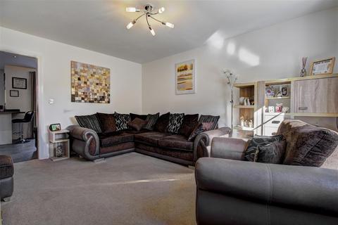 5 Saxon Place, Penwortham, Preston, PR1 9RW