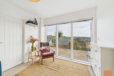 16 Bethan View, Perranporth, TR6 0FB