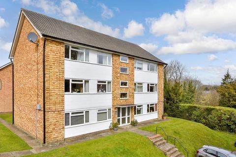 2 bedroom ground floor flat for sale, Tupwood Court, Caterham CR3