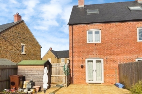 3 bedroom semi-detached house for sale, Nickling Road, Banbury OX16