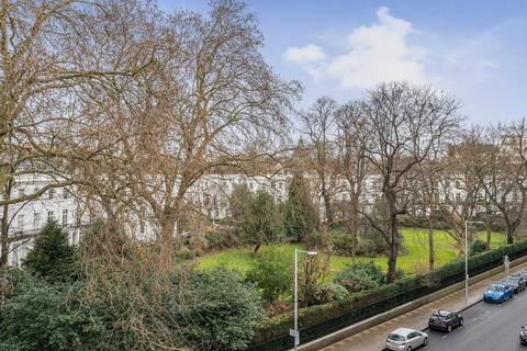 2 bedroom flat to rent, Fulham Road, London, SW3 6HS