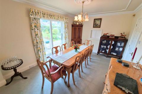 4 bedroom detached house for sale, Hereford Road, Leominster, Herefordshire, HR6 8JU