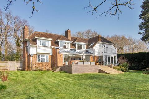 Cranbrook Road, Benenden, Kent, TN17 4ET