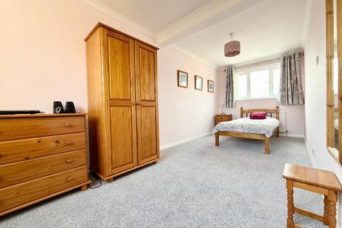 4 bedroom detached house for sale, Blakeney Drive, Warden Hills, Luton, Bedfordshire, LU2 7AL