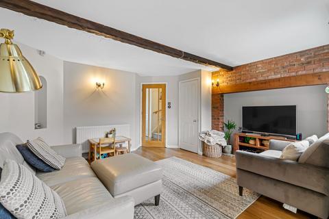 4 Foxmoor, Bishops Cleeve, Cheltenham, GL52 8SS