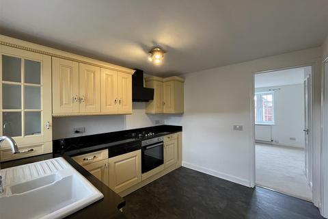 3 bedroom townhouse for sale, Wyke Lane, Bradford BD12