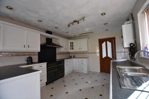 6 bedroom semi-detached house to rent, Norfolk street, Millfield, Peterborough, PE1