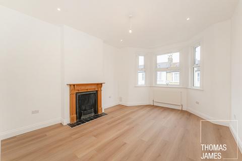 3 bedroom maisonette to rent, Myddleton Road, Bowes Park, N22