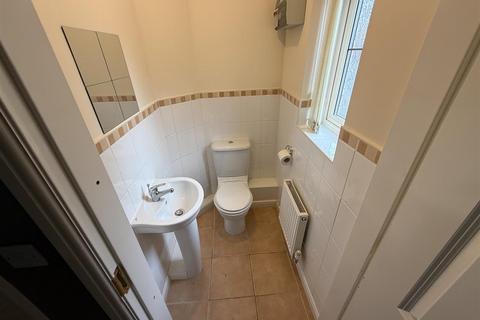 3 bedroom end of terrace house to rent, Cambourne Place, Mansfield NG18