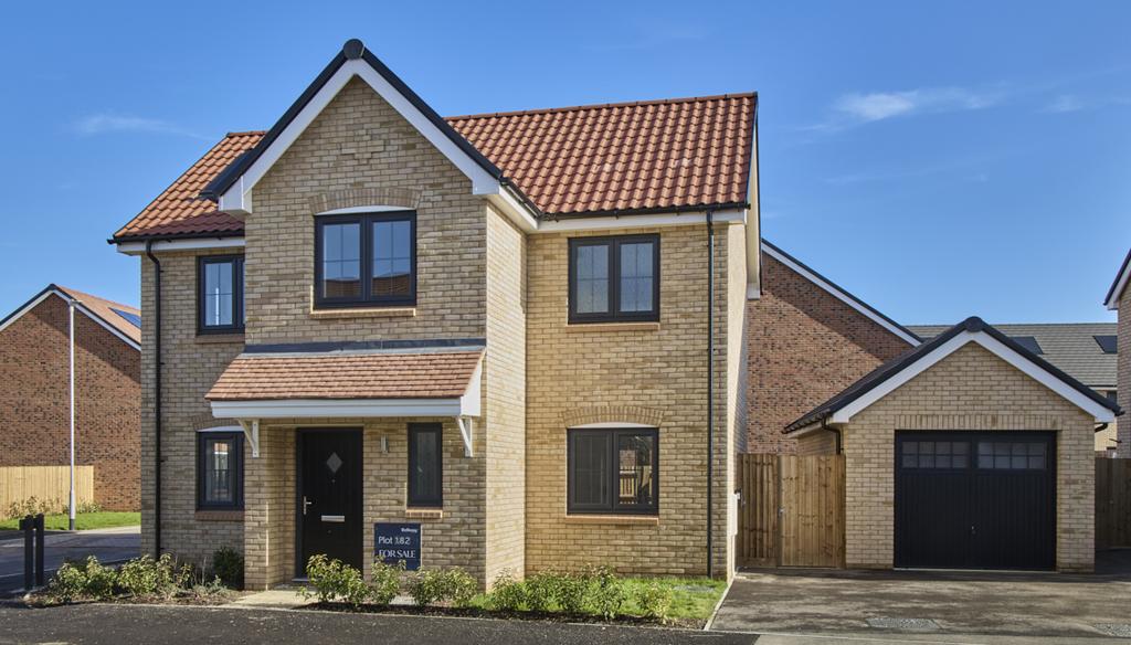 4 bedroom detached house for sale