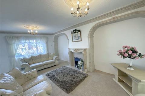 4 bedroom semi-detached house for sale, Mosborough Moor, Mosborough, Sheffield, SHEFFIELD, S20 5AY