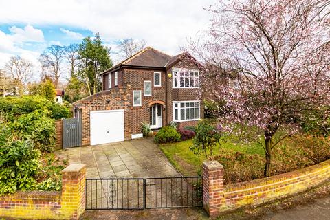 3 bedroom detached house for sale, Entwisle Avenue, Davyhulme, Manchester, M41