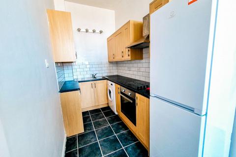 2 bedroom flat to rent, Stanford House, Princess Margaret Road, East Tilbury