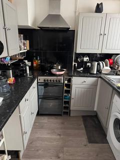 2 bedroom house share to rent, Carshalton SM5