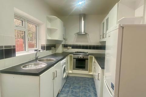 2 bedroom flat to rent, Thornton Heath CR7