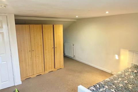 1 bedroom in a house share to rent, Northampton NN1