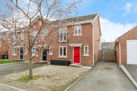 3 bedroom end of terrace house for sale, Old Scholars Avenue, Castleford WF10