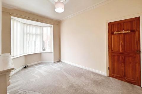 3 bedroom terraced house to rent, Royston Avenue, South Yorkshire DN5