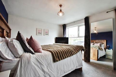 2 bedroom end of terrace house for sale, Clough Avenue, Cheshire SK9