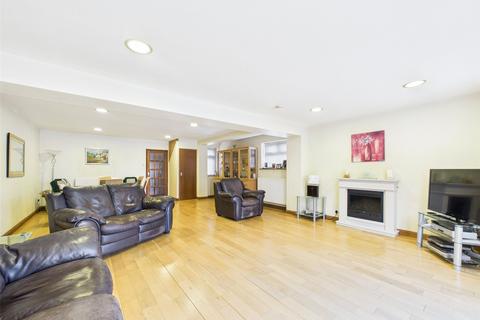 4 bedroom end of terrace house for sale, Great Cullings, Romford RM7