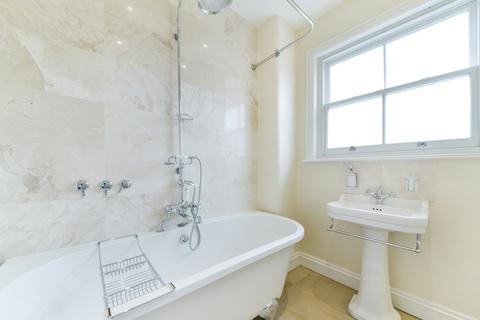 4 bedroom house to rent, Lavenham Road, SW18