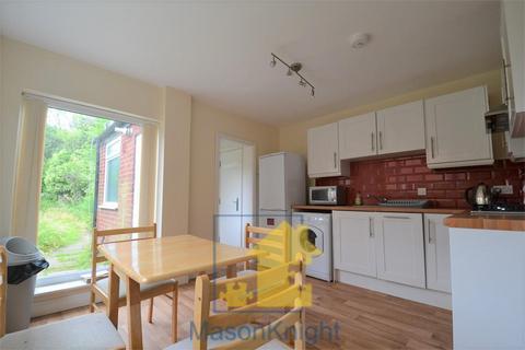 4 bedroom end of terrace house to rent, Gristhorpe Road, Selly Oak, Birmingham B29