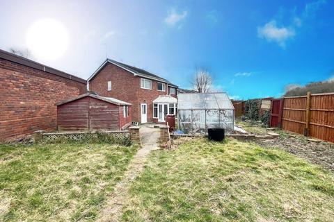 3 bedroom end of terrace house for sale, Chichester Avenue, Dudley DY2