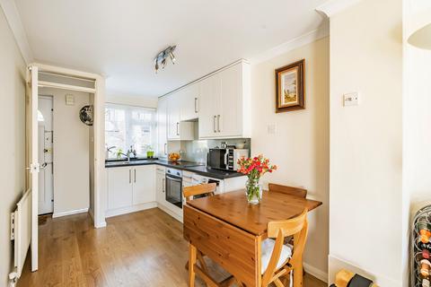 69 Larksfield, Englefield Green, Egham, TW20 0RA