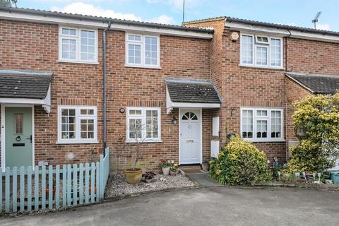 69 Larksfield, Englefield Green, Egham, TW20 0RA