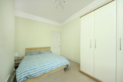 2 bedroom house to rent, Byron Road, W5