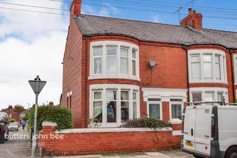 4 bedroom end of terrace house for sale, Gainsborough Road, Crewe