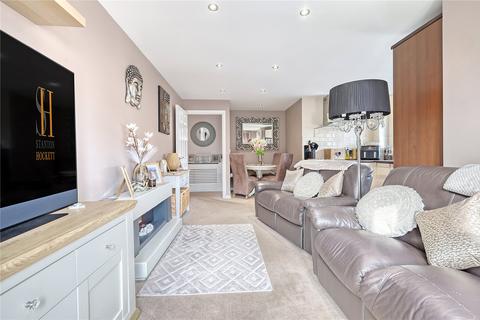 2 bedroom apartment for sale, St. Stephens Crescent, Chadwell St. Mary, Grays, Essex, RM16